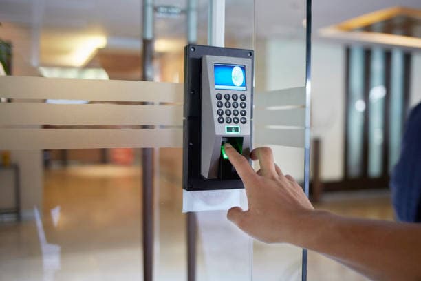 Configuración de Intercom y Control de Acceso